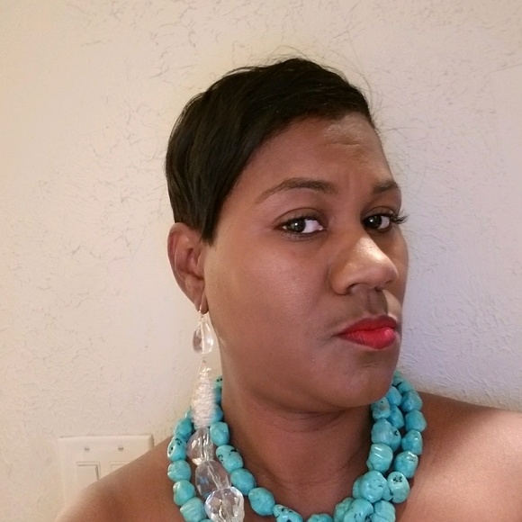 Meet your Posher, Stephanie - Picture 1 of 1